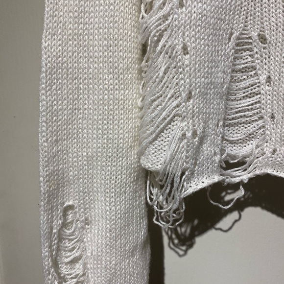 🪴Garage - Distressed White Crop Sweater - Picture 2 of 9
